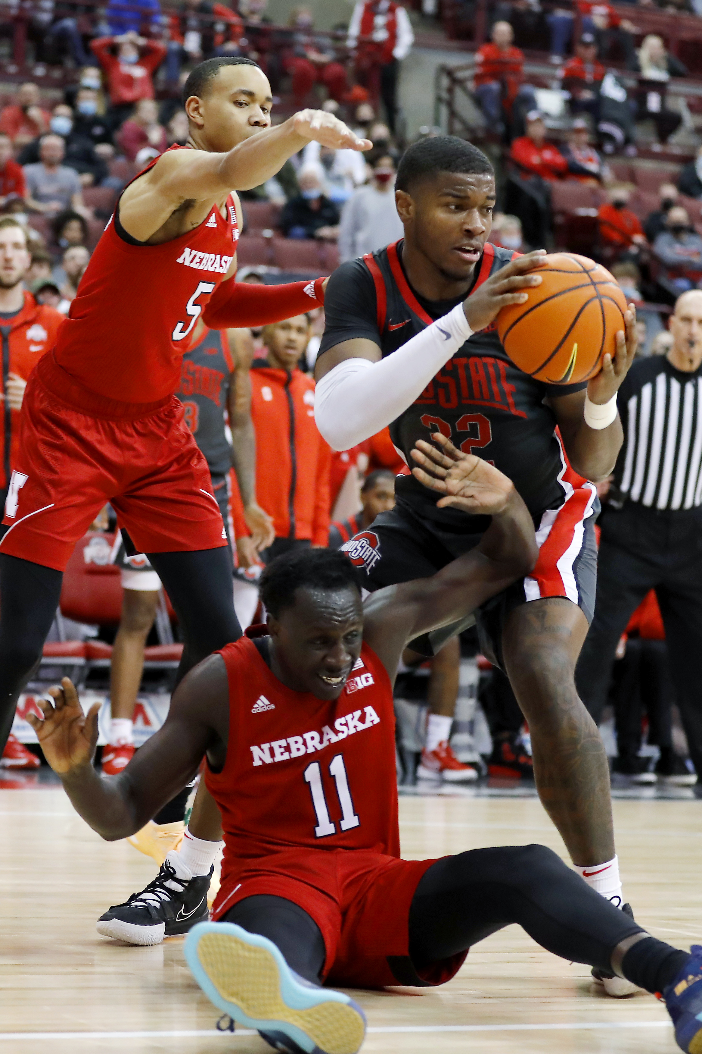 USATSI_17804319  Lat Mayen and Bryce McGowens MBB vs Ohio State 2022.03.01